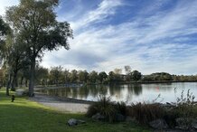 Exklusives Einfamilienhaus mit EinliegerWohnung und Panoramablick auf den Chiemsee