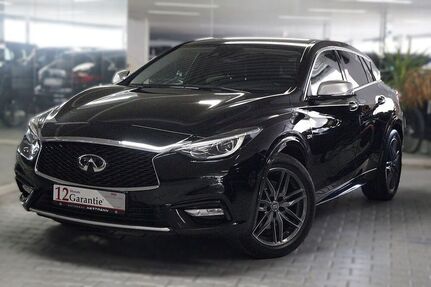 INFINITI Q30