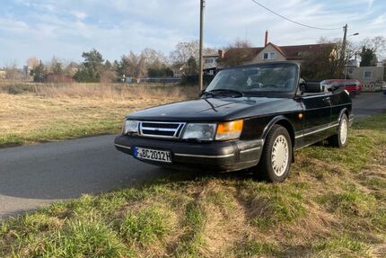 Saab 900