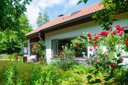 Großes Einfamilienhaus mit Garten in Bestlage - OHNE MAKLER