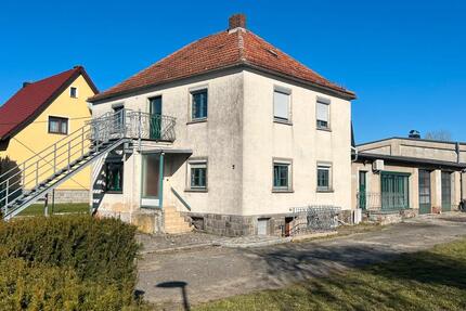 Einfamilienhaus Werkstatt Betriebsstätte mit PV Anlage Lager Haus