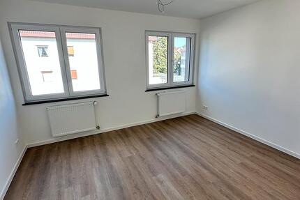 Zimmer in frisch sanierter Wohnung Innenstadt zu vermieten