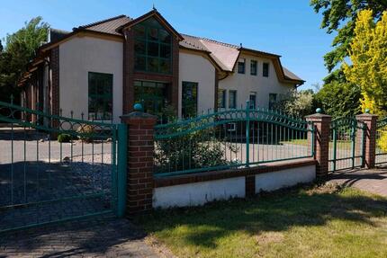 Wohnhaus mit Gewerbeeinheiten in Wusterhausen ohne Provision