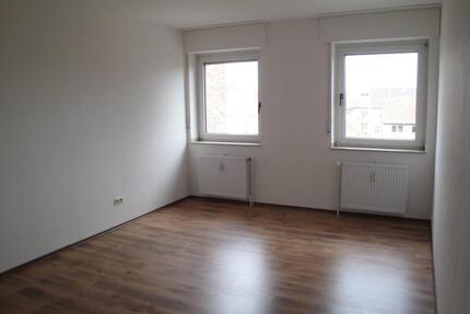 Ahlen City! Zwei Zimmer Wohnung (71 m²) mit Balkon zu vermieten.