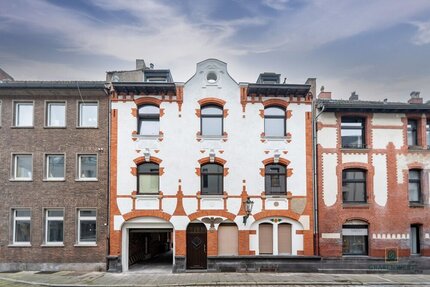 Historisches Stadthaus in Rheinnähe! Spektakulärer Keller mit ca. 5 m Deckenhöhe