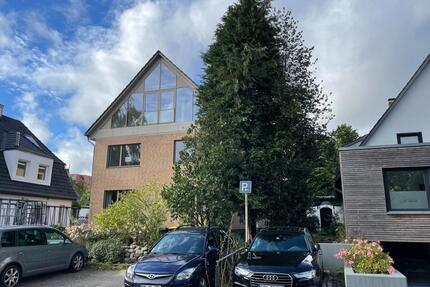 Traumhafte Wohnung mit Balkon im Villenweg in Kronshagen