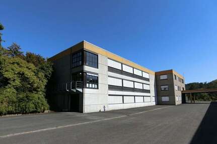 Halle in Grub a. Forst 8.500.000,00 € 23005 m²