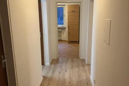 Stilvolle 3 Zimmerwohnung mit Balkon in München Moosach