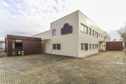 Halle in Regensburg 2.800.000,00 € 2742.27 m²