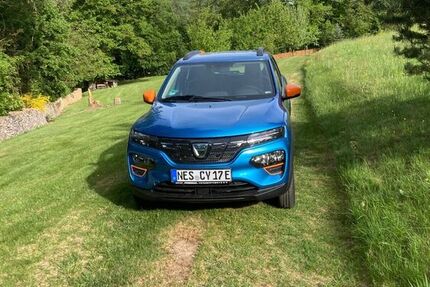 Dacia Spring Comfort Plus mit Look-Paket-Orange