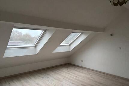 2-Zimmer Dachgeschoßwohnung MG-Zentrum *Neu Renoviert*
