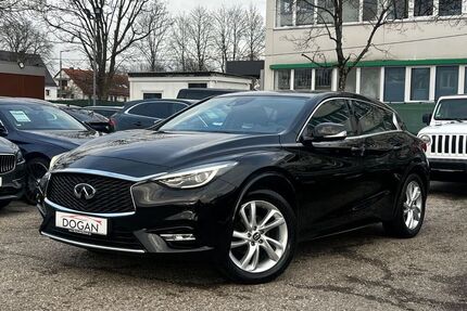 INFINITI Q30