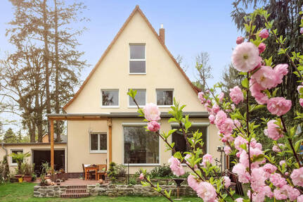 Großzügiges Einfamilienhaus von 1937 mit Wintergarten in Spitzenlage von Finkenkrug