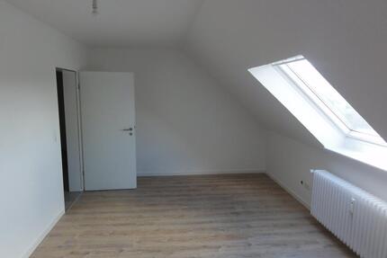 2 Zimmer Dachgeschoss Wohnung