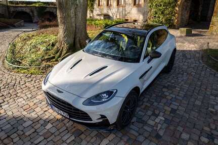 Aston Martin DBX