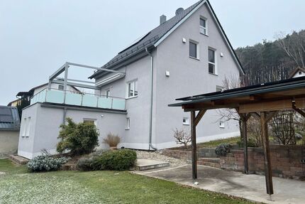 Gepflegtes Einfamilienhaus mit EinliegerWohnung und Nebengebäude in Schwandorf