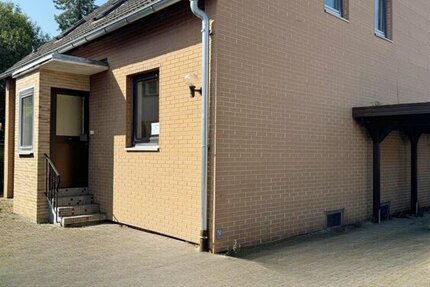 Charmantes Einfamilienhaus in Salzgitter: Modernisiertes Wohnen mit Garten