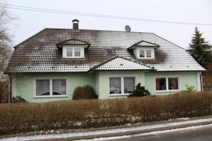 Geräumiges modernisiertes 7-Zimmer-Mehrfamilienhaus in Hohenfelde