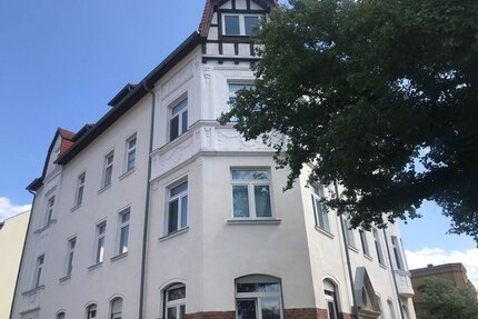 Familienfreundliche Wohnung, sep. Räume vom Flur aus zu begehen, Doppelgarage anmietbar!