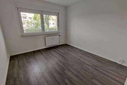 Wohnung zum Mieten in Halle 400,00 € 49.5 m²