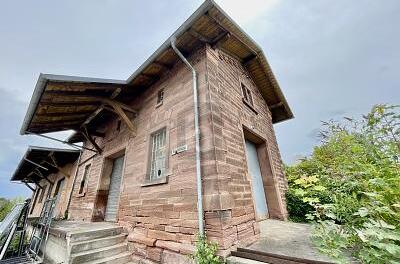 HISTORISCHE BAHNHOFHALLE AUCH FÜR GASTROBETRIEB